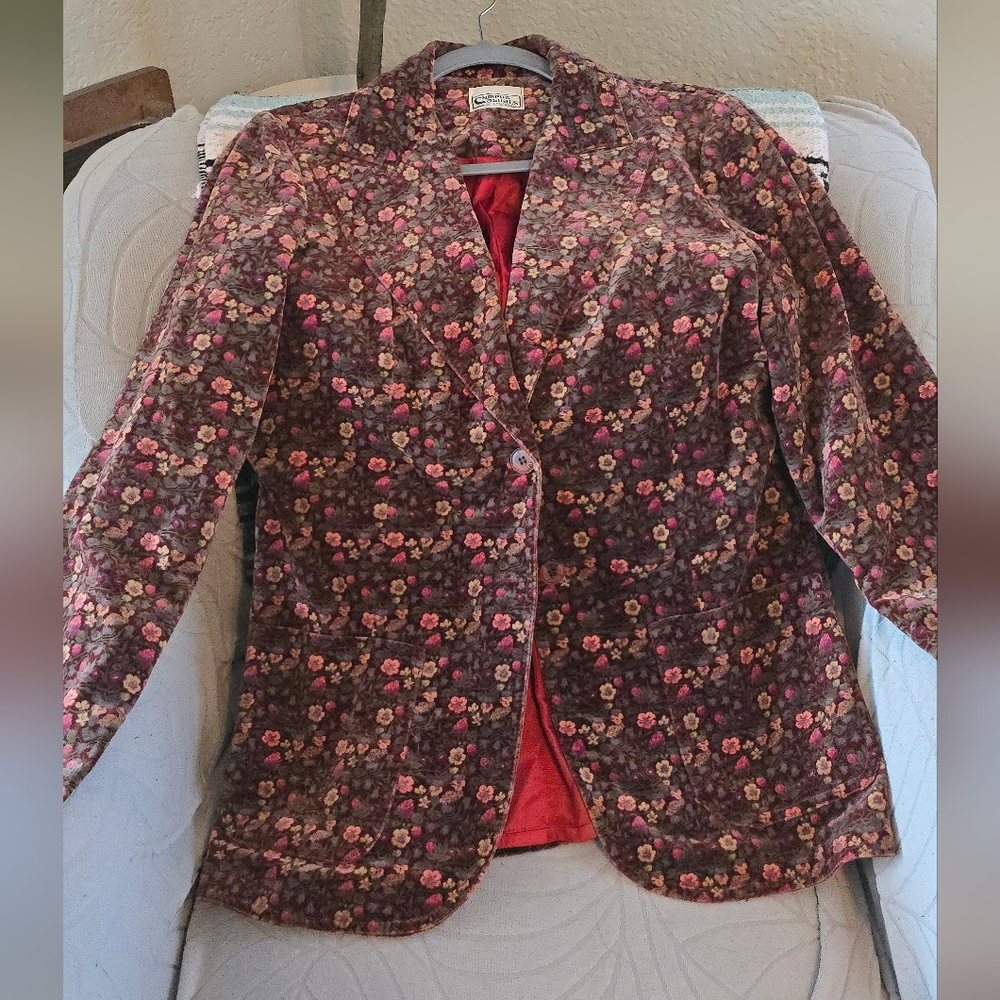 Elegant Floral Velvet Blazer